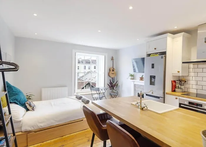 Stylish Flat On Beautiful Clifton Street Parking * Bristol