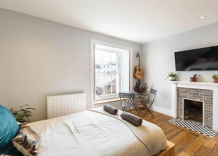 Lägenhet Stylish Flat On Beautiful Clifton Street Parking