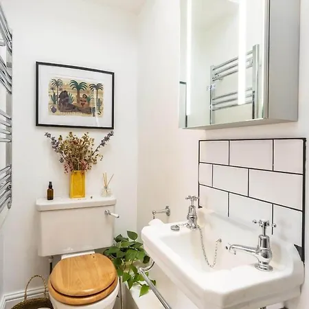 Апартаменты Stylish Flat On Beautiful Clifton Street Parking Бристоль