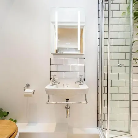 Διαμέρισμα Stylish Flat On Beautiful Clifton Street Parking