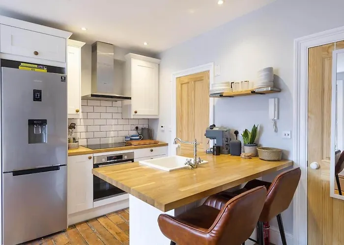 Stylish Flat On Beautiful Clifton Street Parking Apartman Bristol